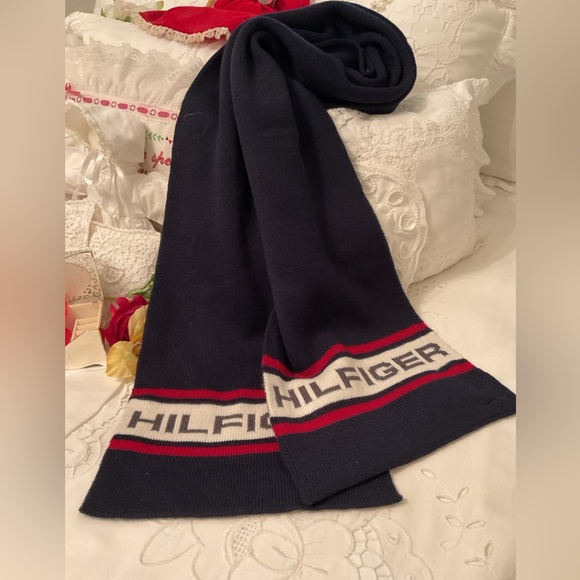 NEW WITHOUT TAGS TOMMY HILFIGER WINTER WOOL/ACRYLIC SCARF 9x62” - Picture 2 of 16